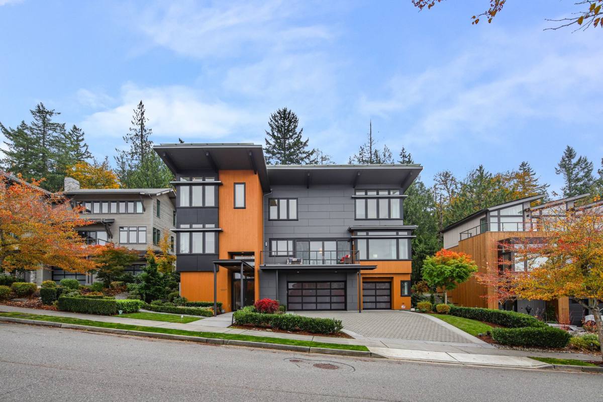 3037 NE Harrison Dr, Issaquah, WA 98029 - House for Rent - Image 2