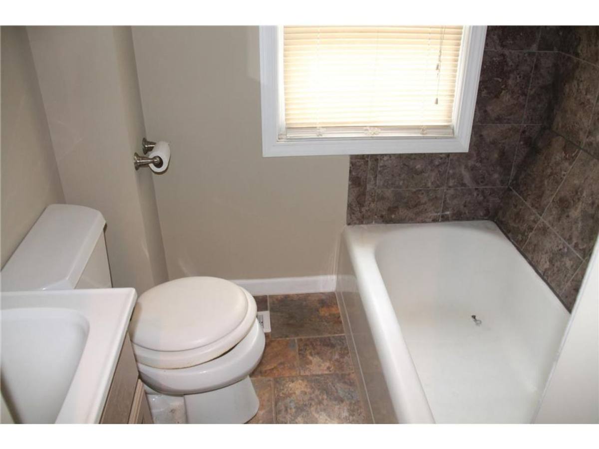 504 Belvidere St E #1, St. Paul, MN 55107 - Townhouse for Rent - Image 6