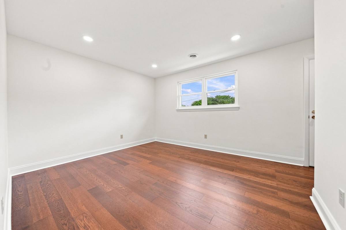 4029 NW 6th St Dr, Hickory, NC 28601 - House for Rent - Image 6