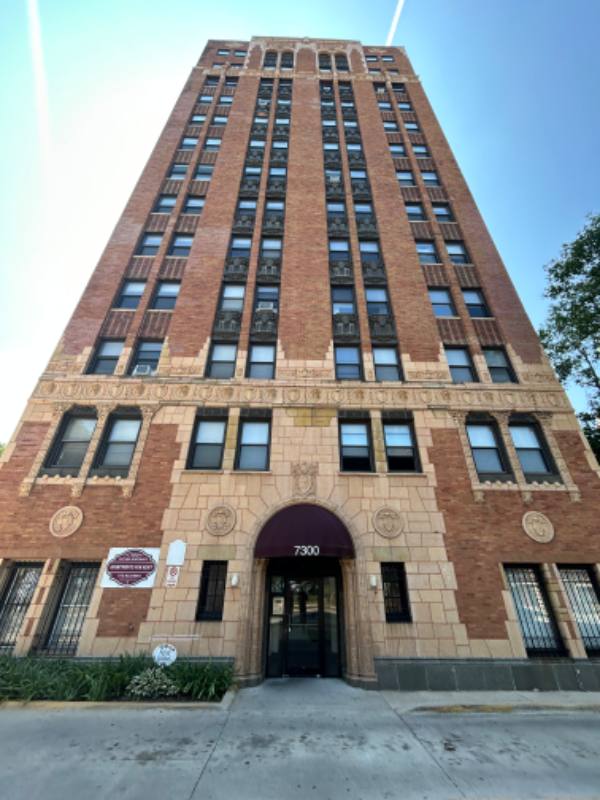 Apartment for rent at 7300 S Shore Dr #1105, Chicago, IL 60649