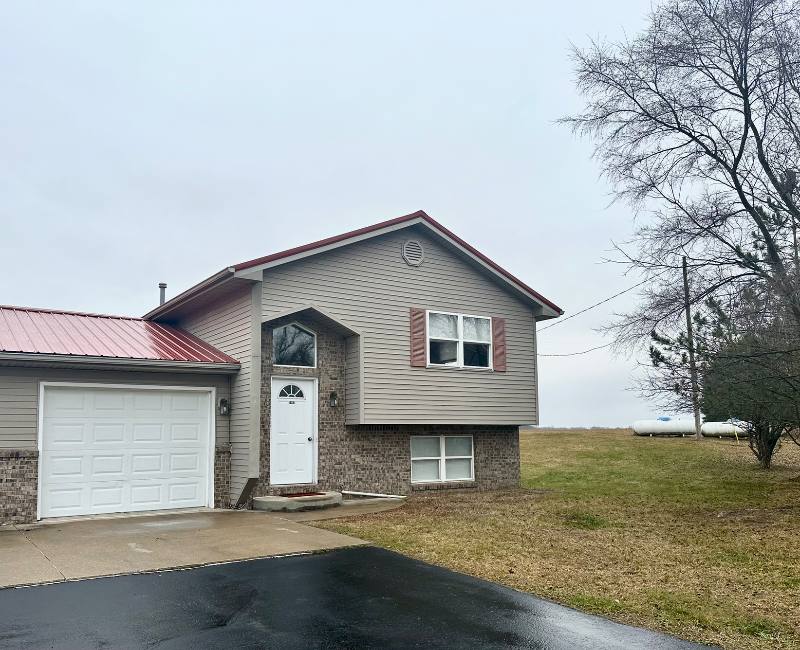 House for rent at 939 Macon Highway, Tecumseh, MI 49286