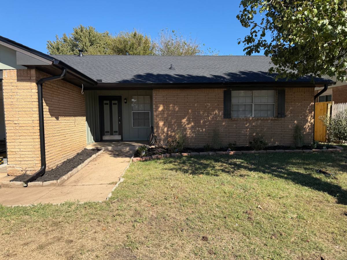 1213 NW 8th St, Oklahoma City, OK 73170 - House for Rent - Image 2