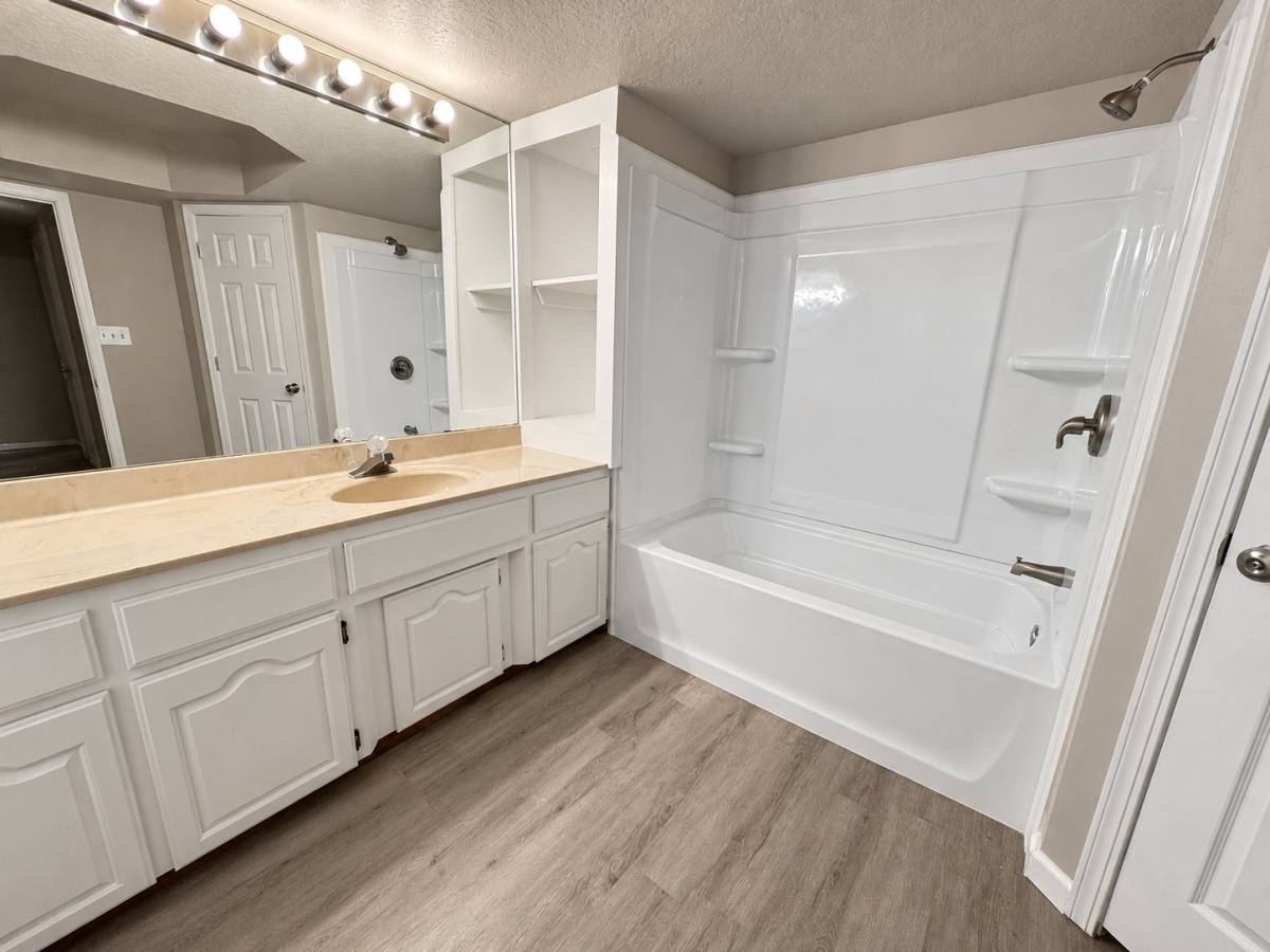 6204 S Trenton Court, Tulsa, OK 74136 - House for Rent - Image 10