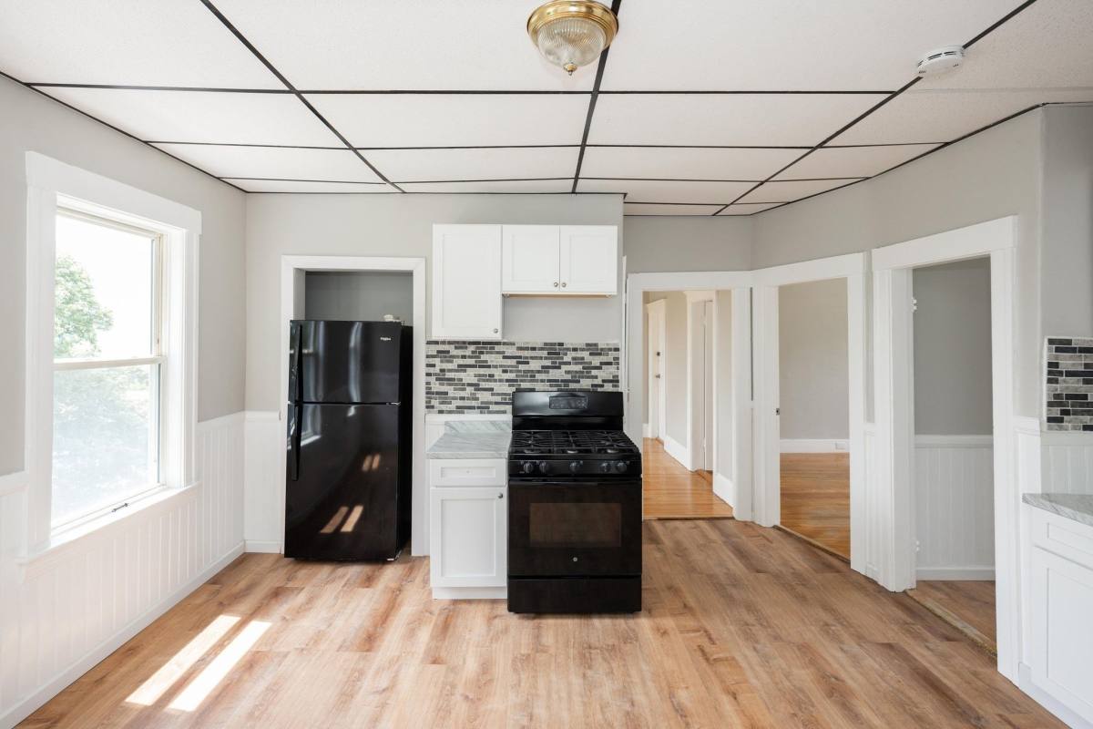 38 Everard St #3, Worcester, MA 01605 - Apartment for Rent - Image 2