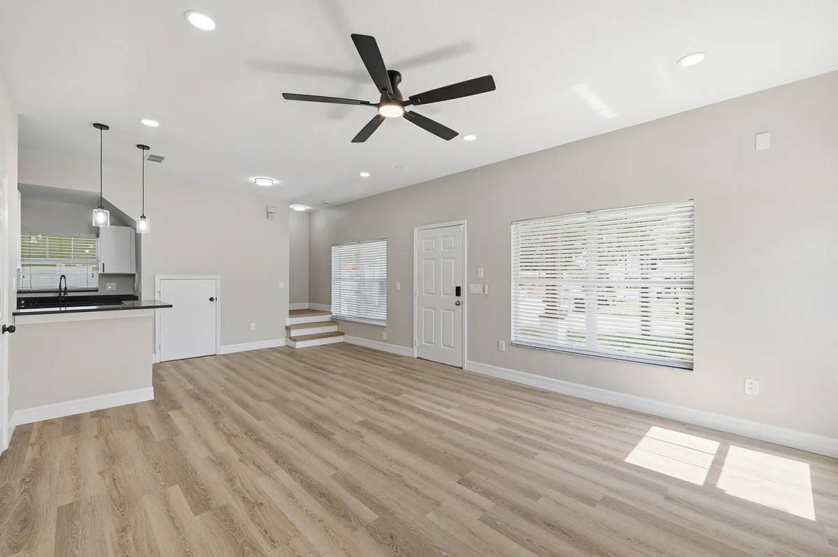 319 E Hanlon St, Tampa, FL 33604 - House for Rent - Image 4