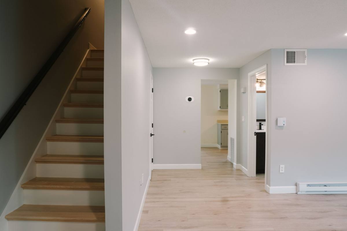 20 E Ridge Rd, Merrimack, NH 03054 - Townhouse for Rent - Image 1