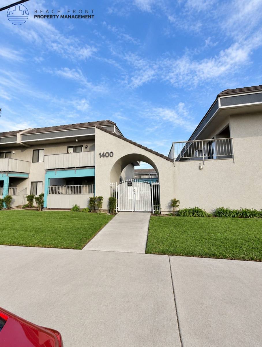 1400 Peckham St #4, Fullerton, CA 92833 - Townhouse for Rent - Image 2
