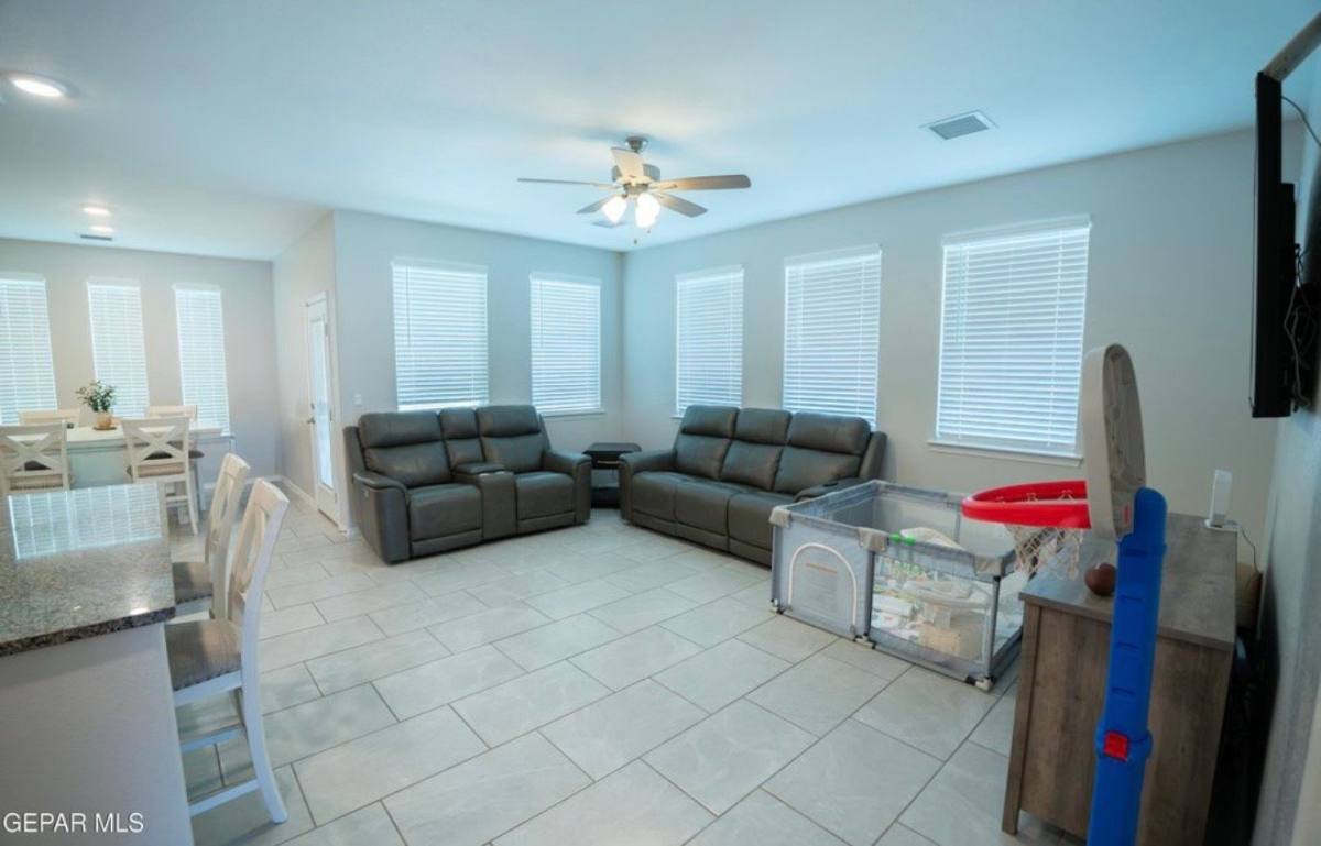 1677 Asbury St, El Paso, TX 79928 - House for Rent - Image 6