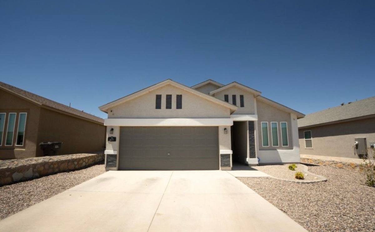 1677 Asbury St, El Paso, TX 79928 - House for Rent - Image 1