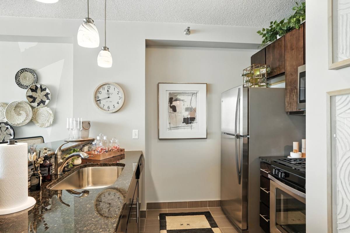 279 E Ontario St #402, Chicago, IL 60611 - Apartment for Rent - Image 2