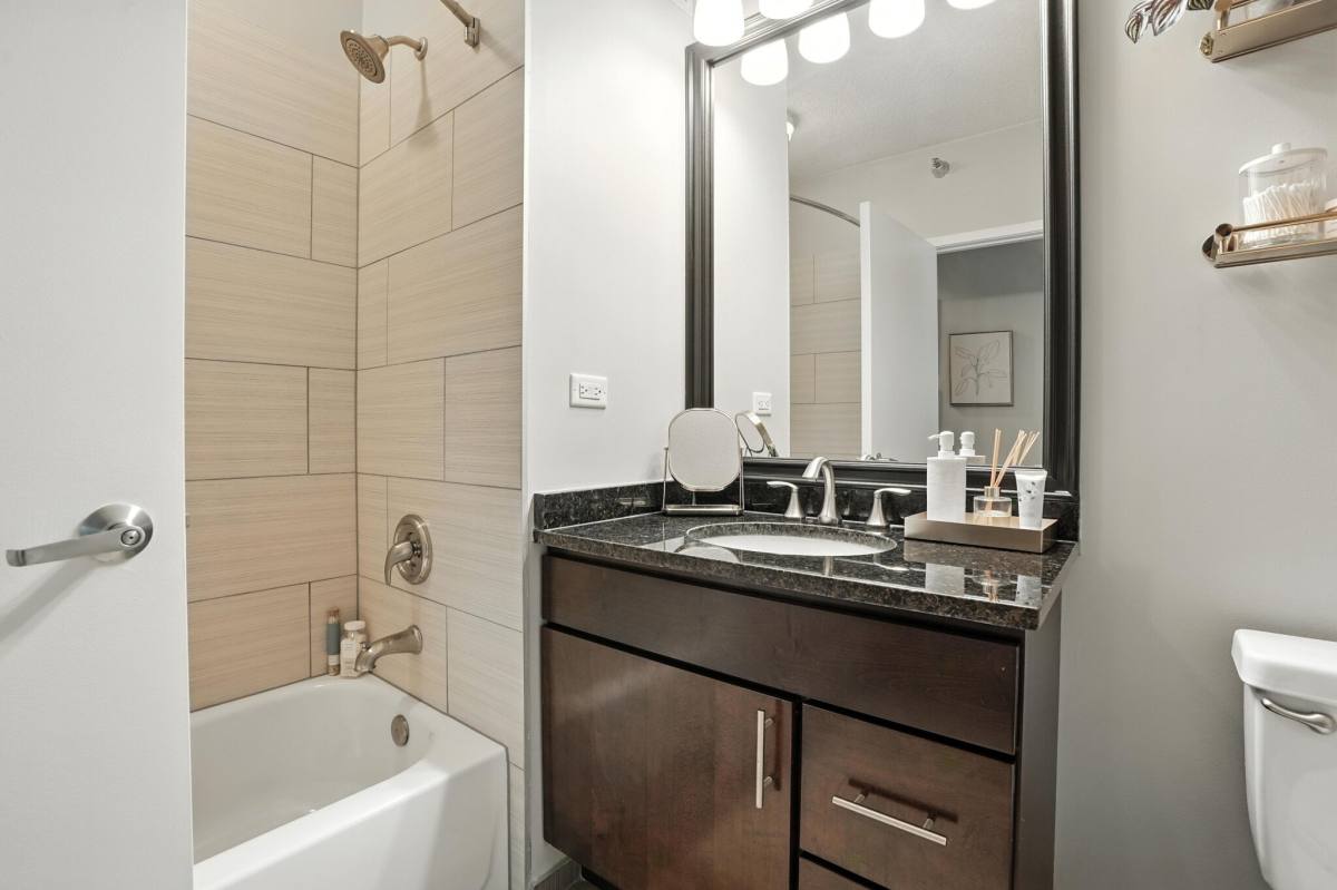 279 E Ontario St #402, Chicago, IL 60611 - Apartment for Rent - Image 8