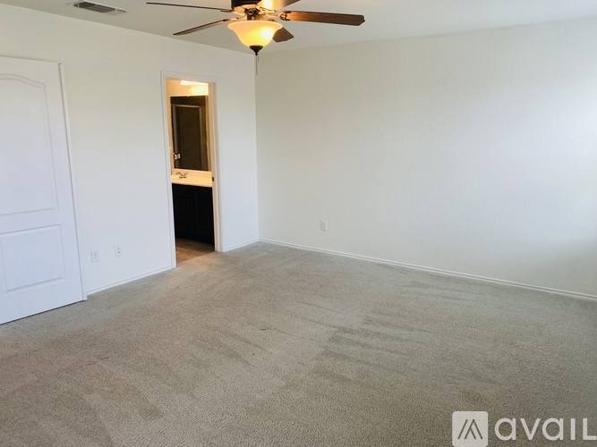 2036 Brandywine Dr, New Braunfels, TX 78130 - House for Rent - Image 9
