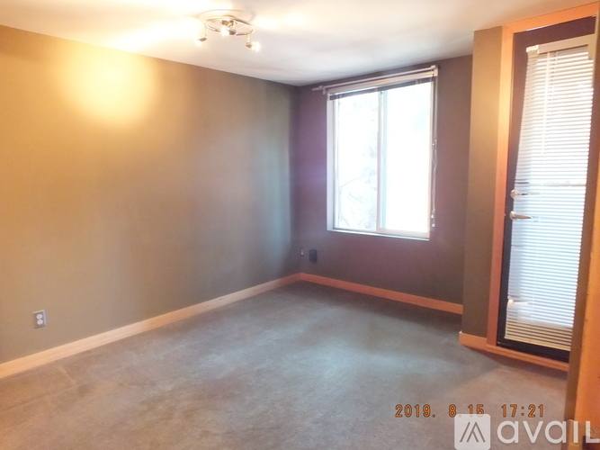 1508 N 80th St #B, Seattle, WA 98103 - Townhouse for Rent - Image 4