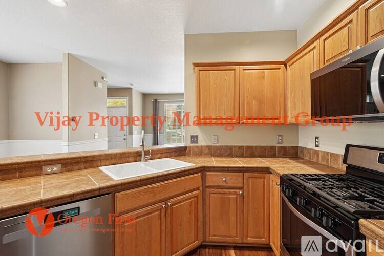 2451 NW Roseburg Terrace, Beaverton, OR 97006 - Townhouse for Rent - Image 10