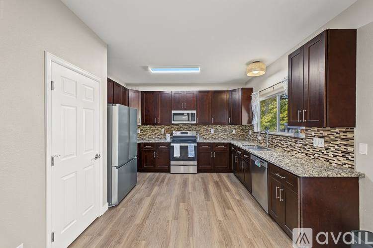 15815 E 97th Ave, Commerce City, CO 80022 - House for Rent - Image 9