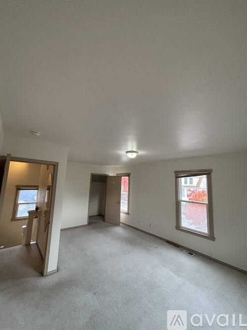 919 23rd Ave, Seattle, WA 98122 - Apartment for Rent - Image 10