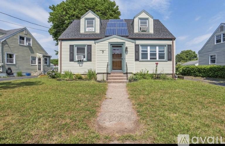House for rent at 7 Stoddard Rd, East Haven, CT 06512