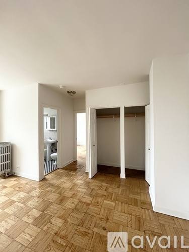 Apartment for rent at 7300 S Shore Dr, Chicago, IL 60649