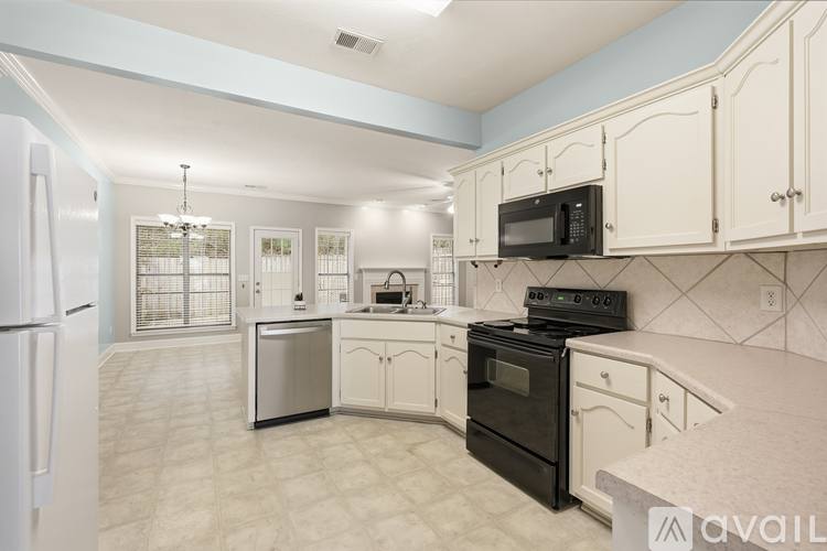 565 Hackberry Ridge Trace, Birmingham, AL 35226 - Townhouse for Rent - Image 4
