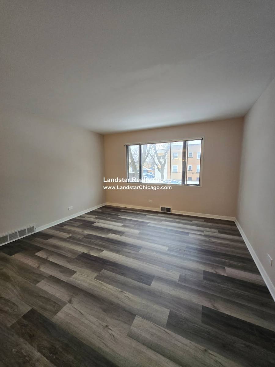 Apartment for rent at 2308 W Summerdale Ave #1, Chicago, IL 60625