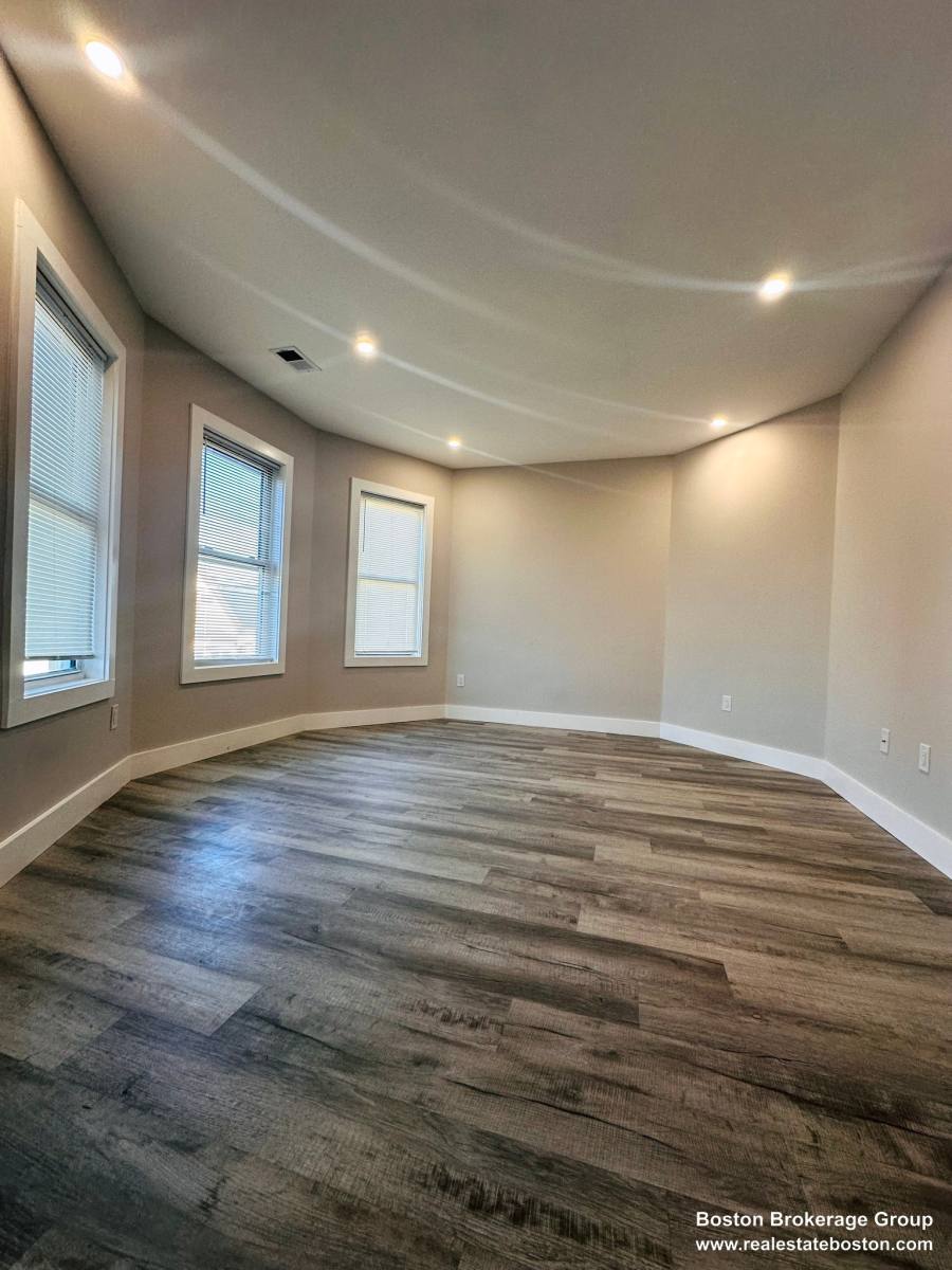 25 Harbor View St #3, Dorchester, MA 02125 - Apartment for Rent - Image 3