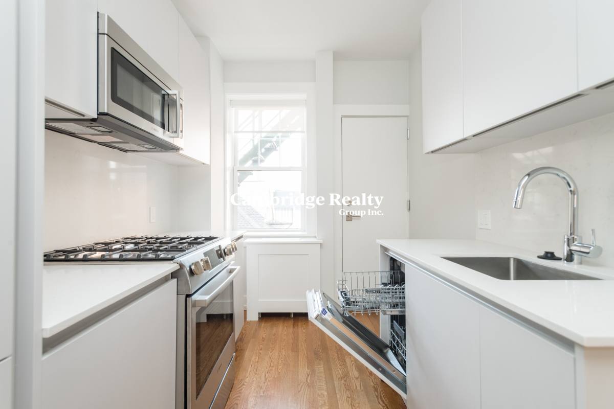 17A Forest St #32T, Cambridge, MA 02140 - Apartment for Rent - Image 2