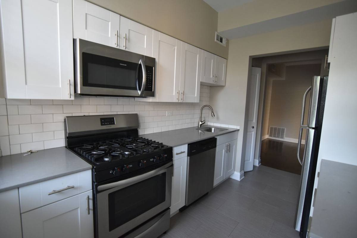706 W Grace St, Garden Level, Chicago, IL 60613 - Apartment for Rent - Image 4