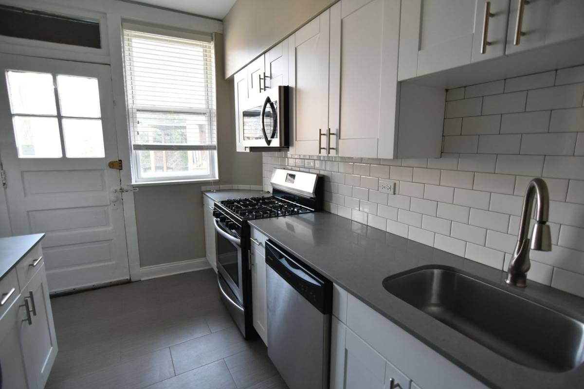 706 W Grace St, Garden Level, Chicago, IL 60613 - Apartment for Rent - Image 5