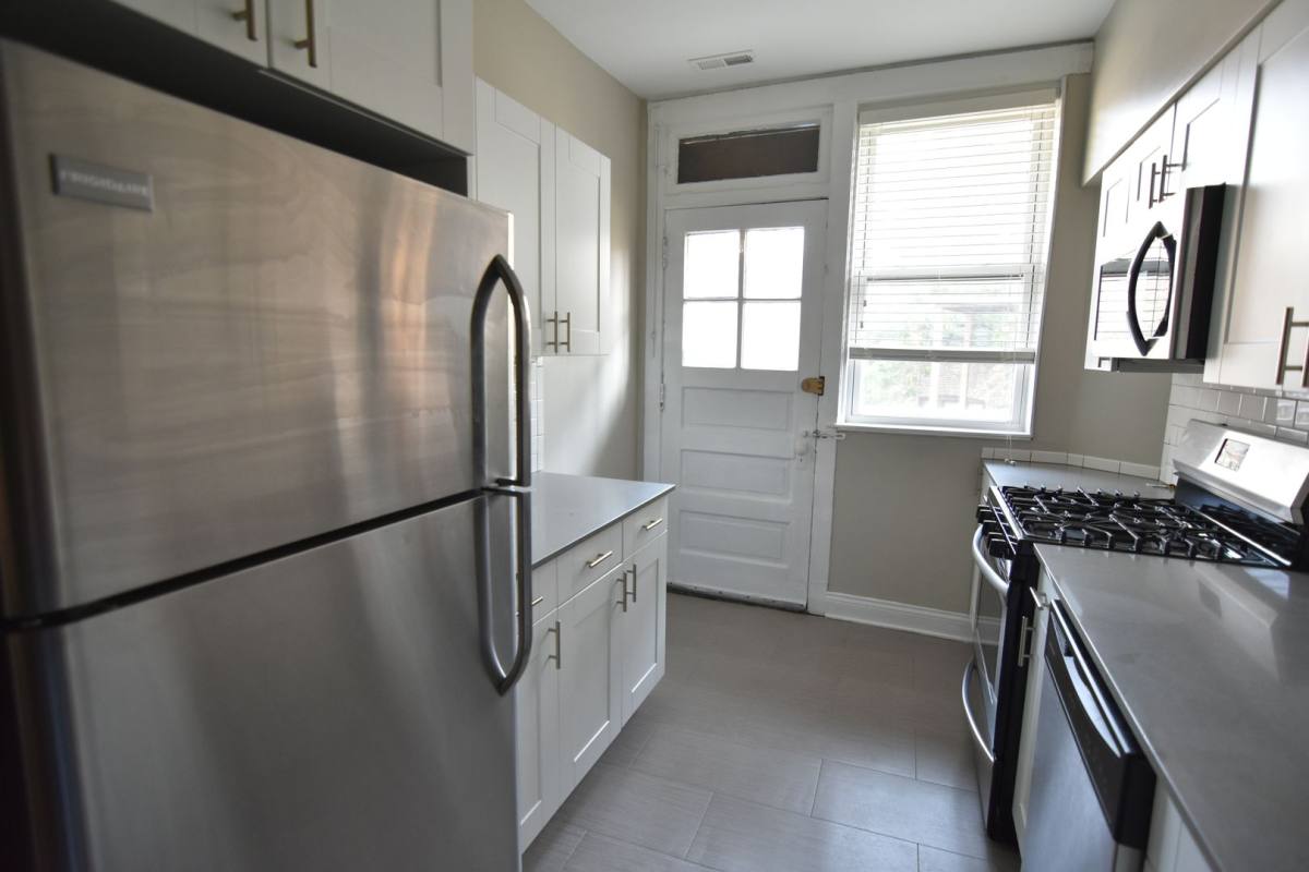 706 W Grace St, Garden Level, Chicago, IL 60613 - Apartment for Rent