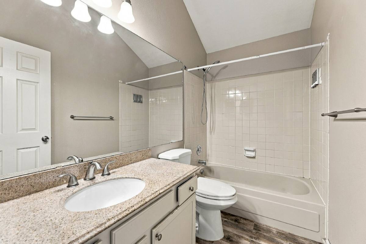 1239 S Flower Circle #B, Lakewood, CO 80232 - Apartment for Rent - Image 13
