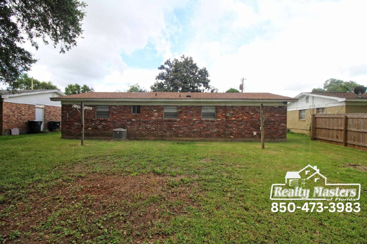 404 Ladybird Lane, Pensacola, FL 32503 - House for Rent - Image 13