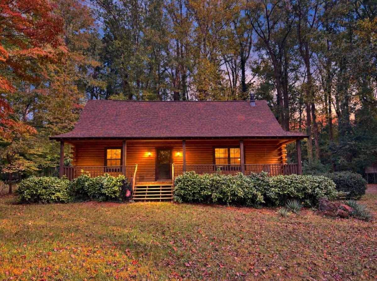 6808 Linda Lake Dr, Charlotte, NC 28215 - House for Rent