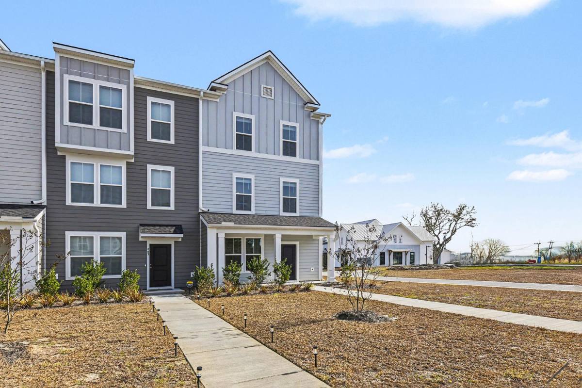 801 Recess Point Dr, Moncks Corner, SC 29461 - Townhouse for Rent - Image 2