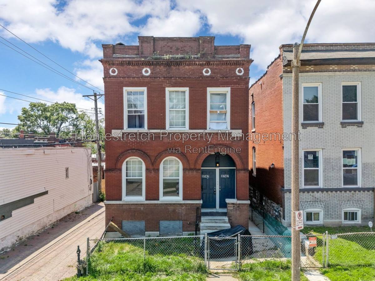 Apartment for rent at 3747 Oregon Ave #1F, St. Louis, MO 63118