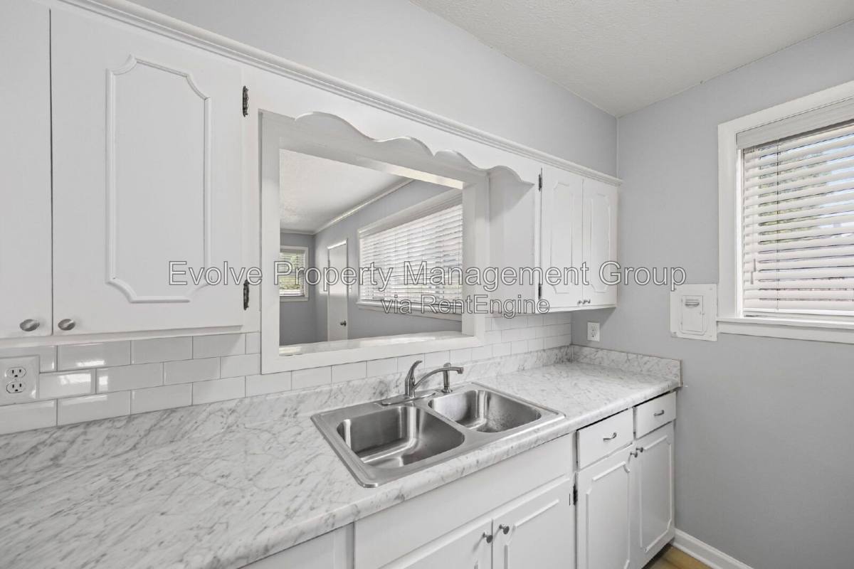 995 Avon Rd, Memphis, TN 38122 - House for Rent - Image 9