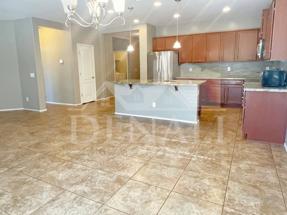 430 E Red Mesa Trail, San Tan Valley, AZ 85143 - House for Rent - Image 2
