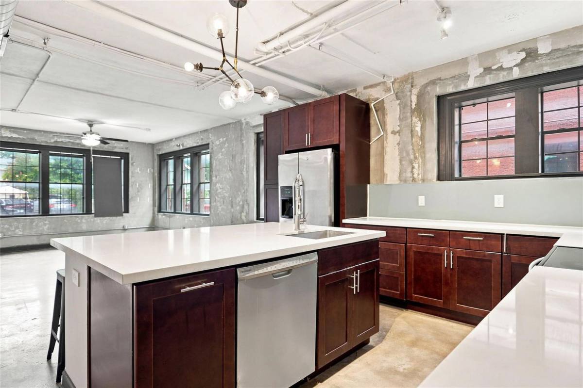 6825 Ave C #B, Houston, TX 77011 - Apartment for Rent - Image 7