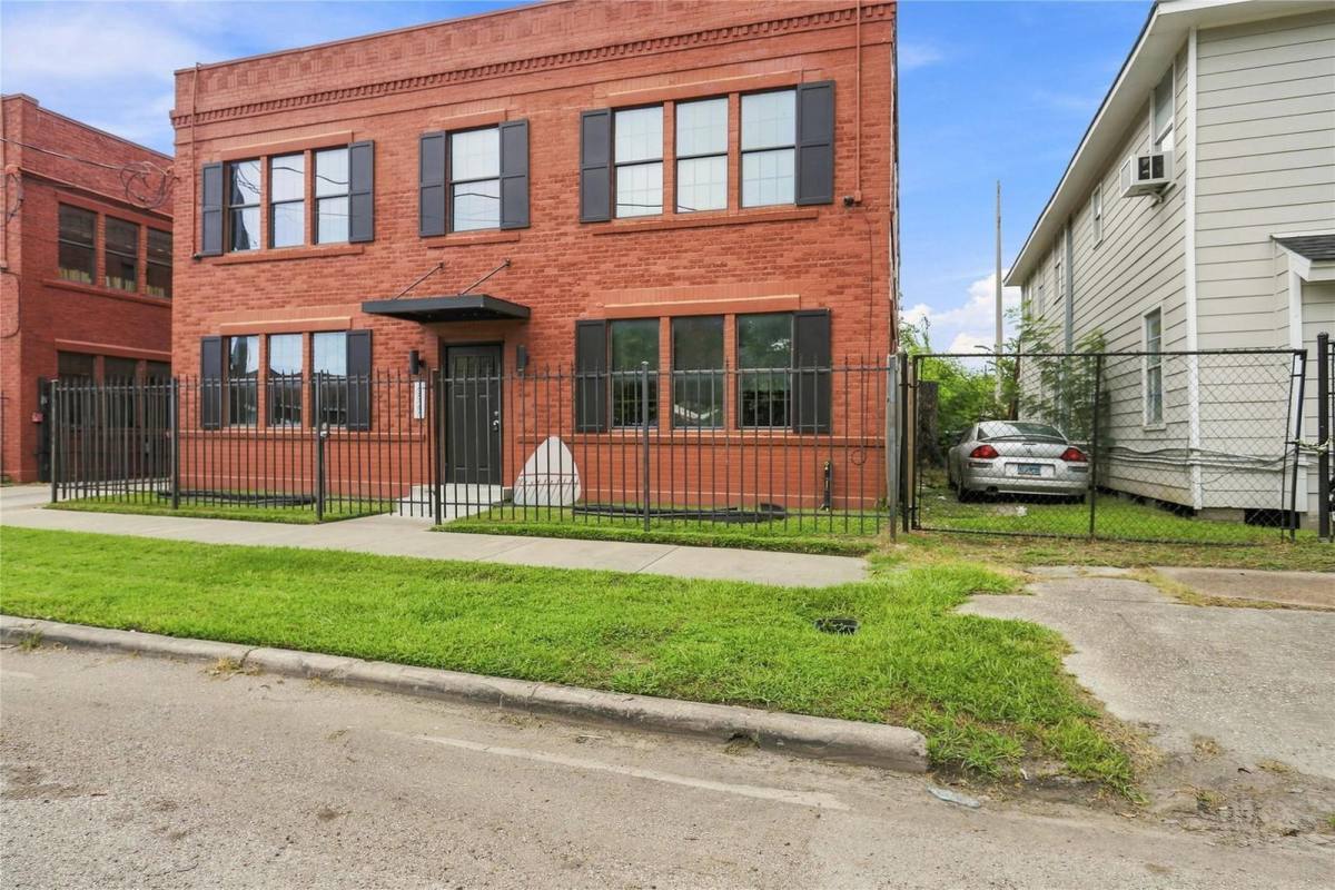 6825 Ave C #B, Houston, TX 77011 - Apartment for Rent - Image 11