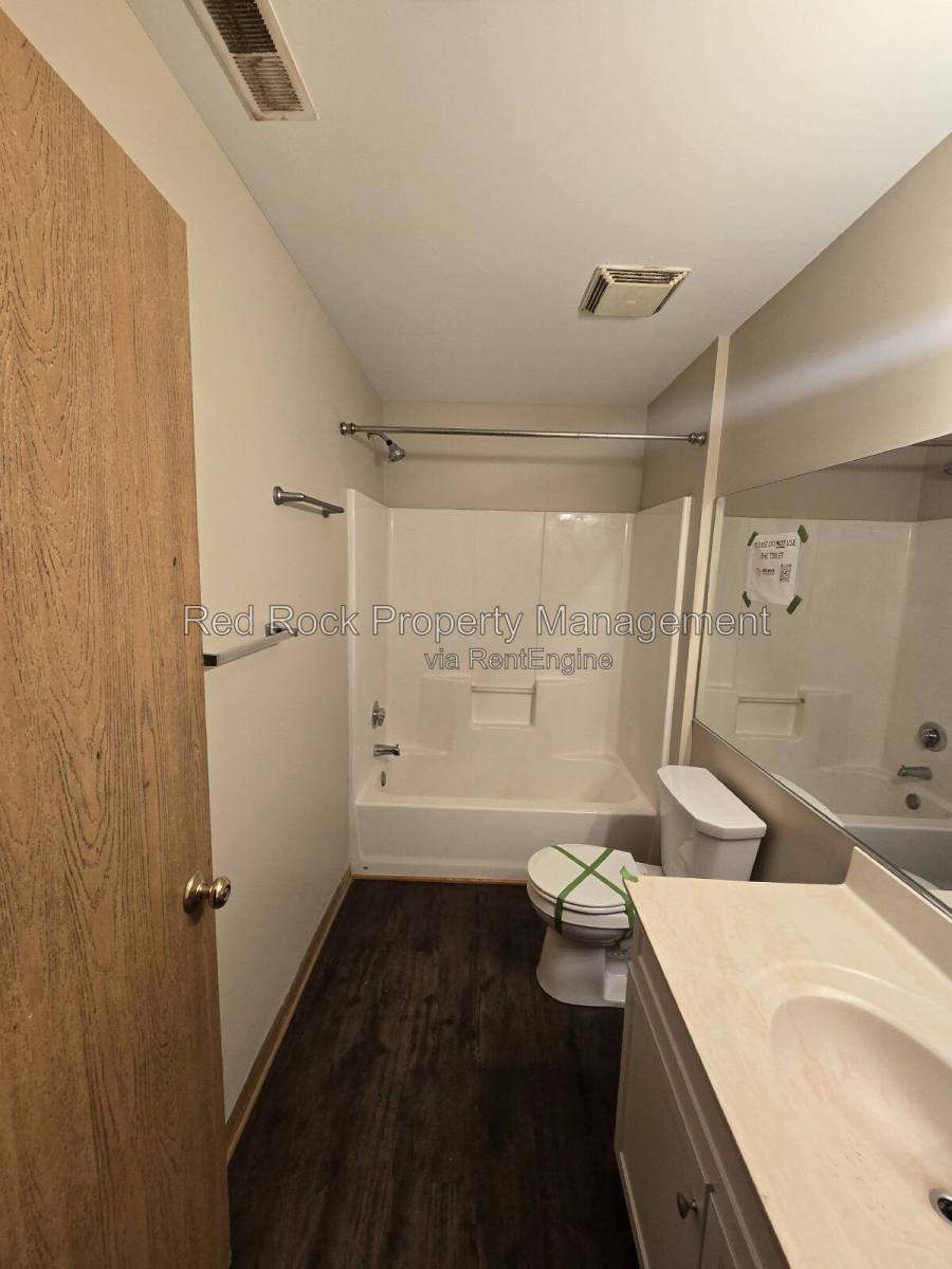 1931 Dupont Dr #203, Janesville, WI 53546 - Apartment for Rent - Image 4