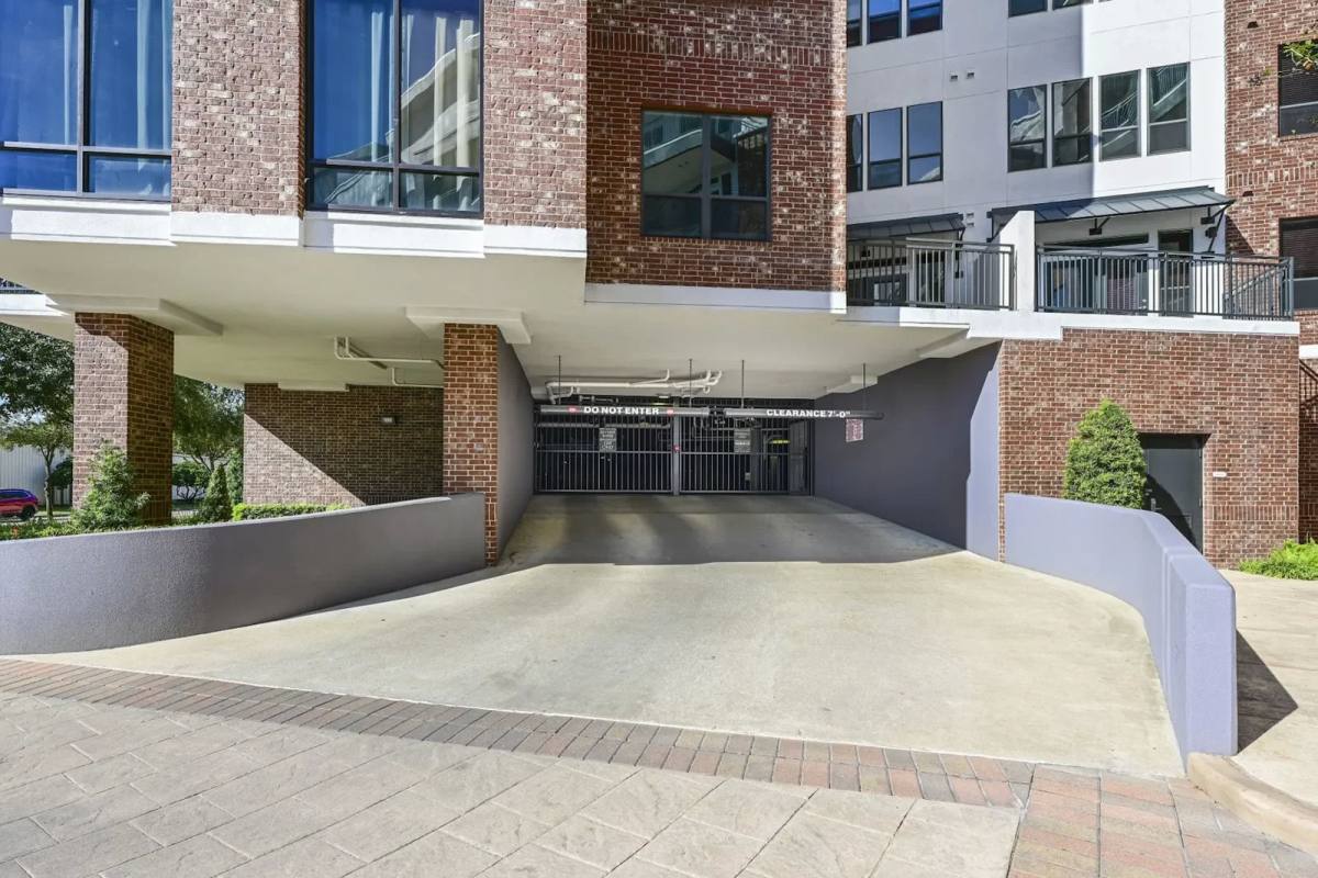 3810 Law St, Houston, TX 77005 - Apartment for Rent - Image 2