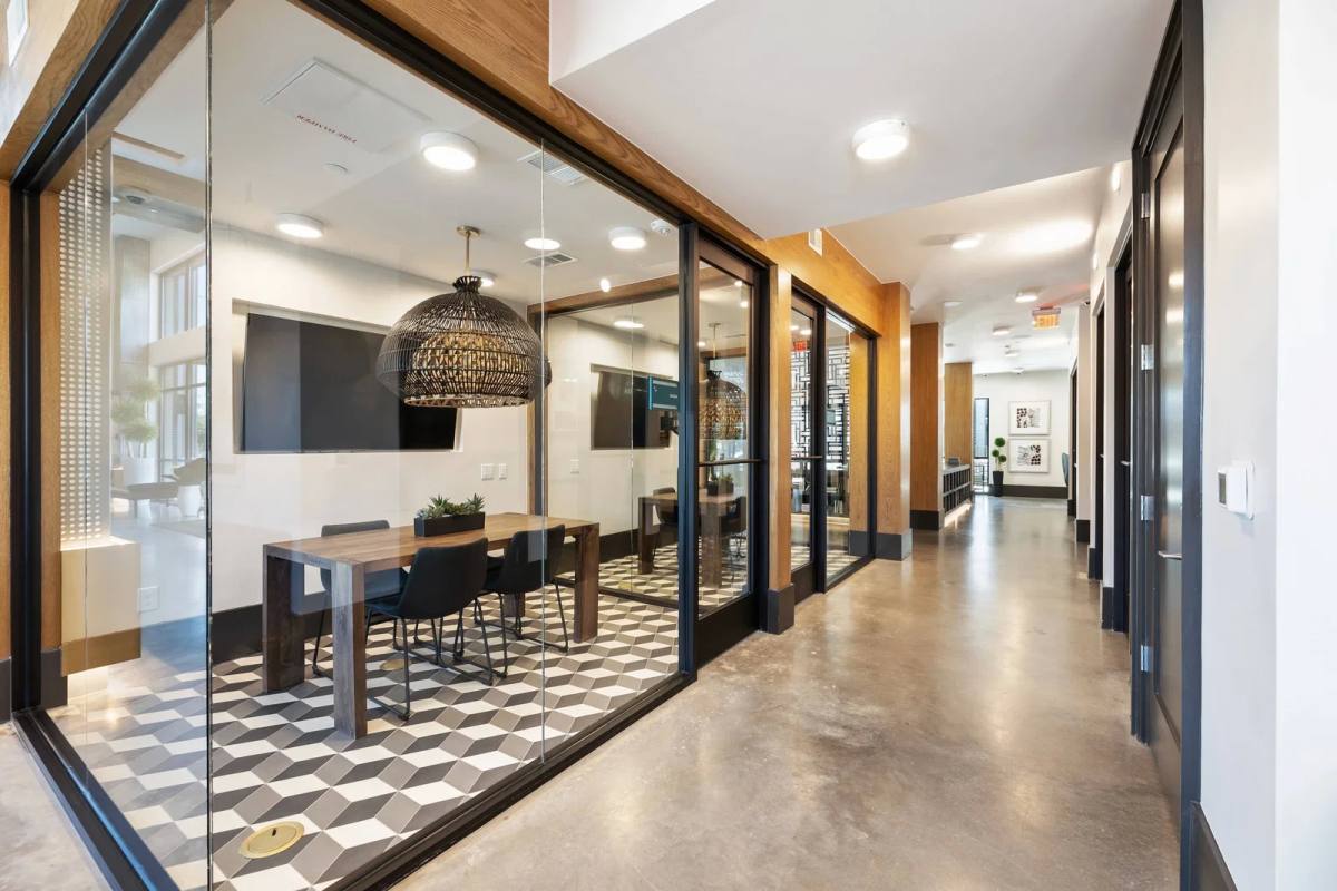 2121 Edwards St, Houston, TX 77007 - Apartment for Rent - Image 8