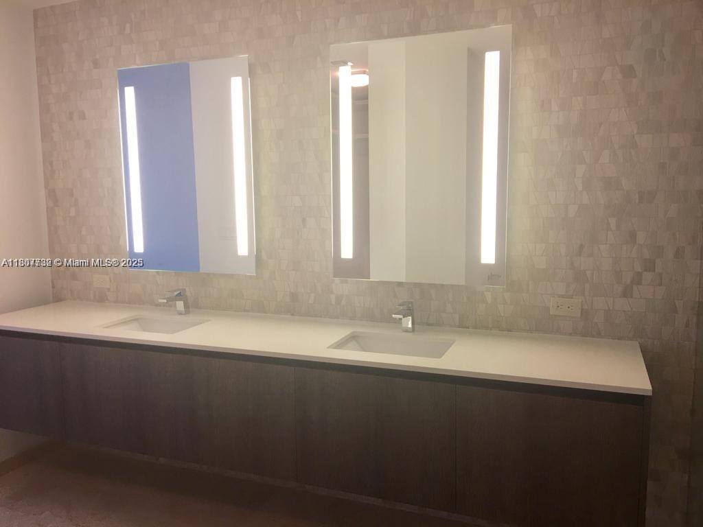 88 SW 7th St #3402, Miami, FL 33130 - Apartment for Rent - Image 6