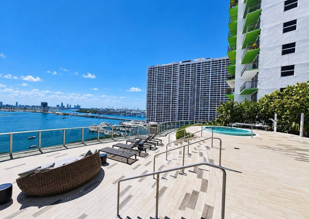 488 NE 18th St, Miami, FL 33132 - Apartment for Rent - Image 2