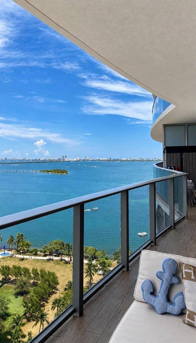 488 NE 18th St, Miami, FL 33132 - Apartment for Rent - Image 1