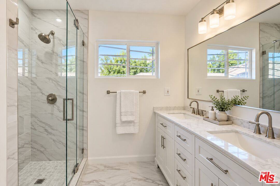 4849 Lindley Ave, Tarzana, CA 91356 - House for Rent - Image 5