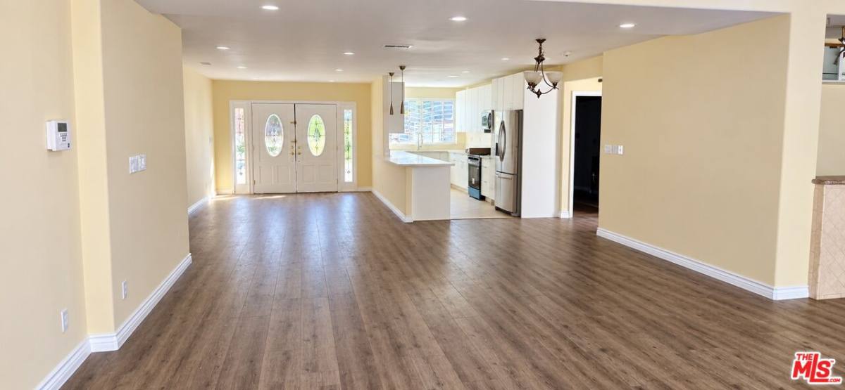 4849 Lindley Ave, Tarzana, CA 91356 - House for Rent - Image 2