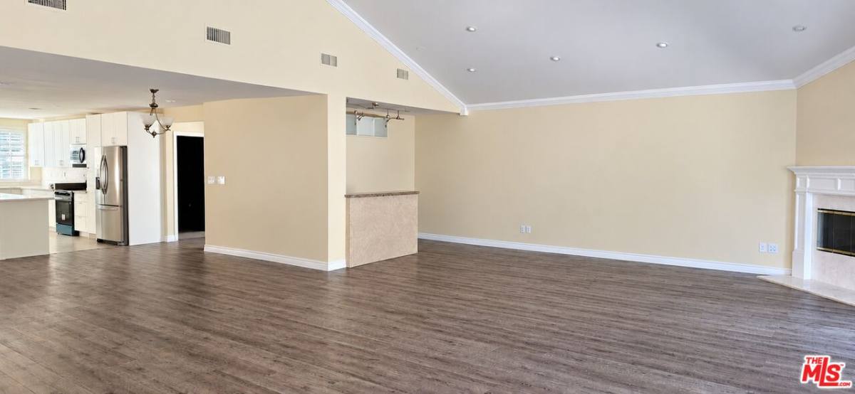 4849 Lindley Ave, Tarzana, CA 91356 - House for Rent - Image 6