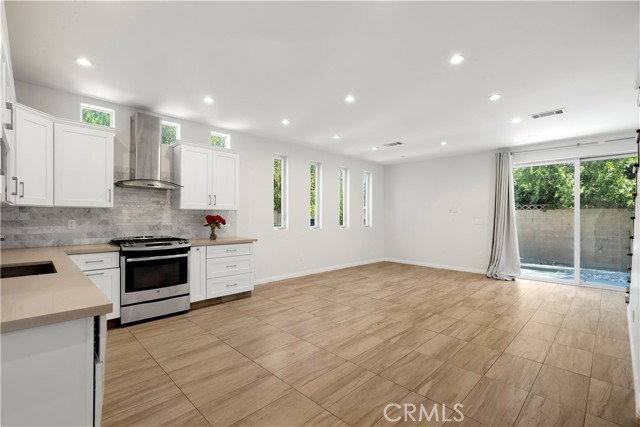 5220 Quakertown Ave, Woodland Hills, CA 91364 - House for Rent
