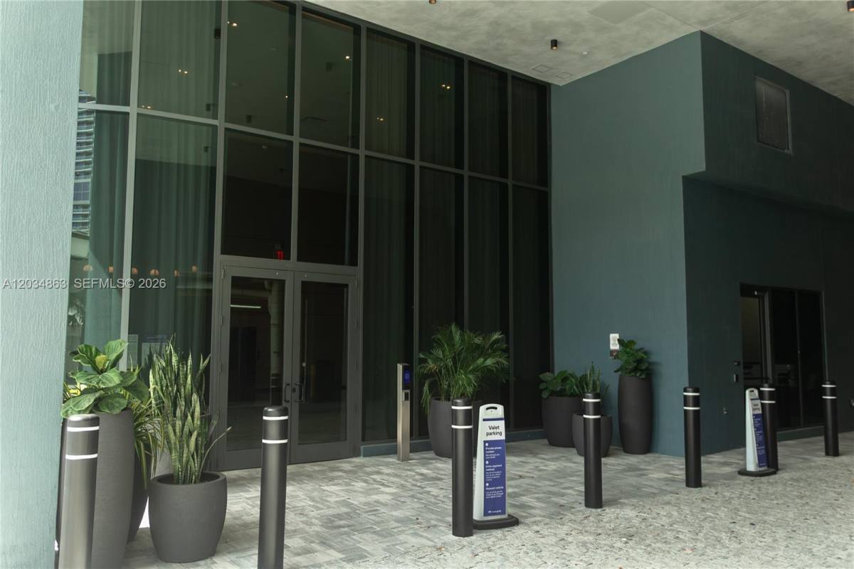121 NE 5th St #2211, Miami, FL 33132 - Apartment for Rent - Image 6