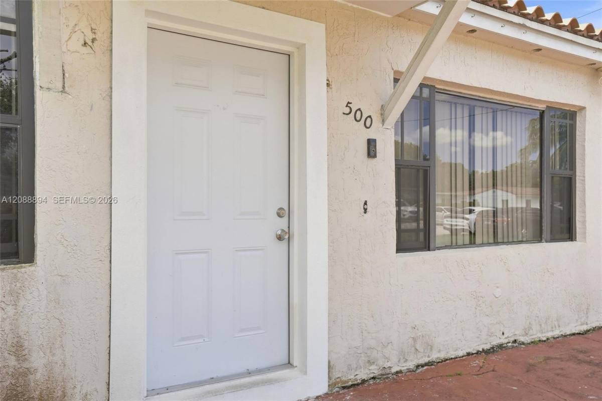 500 NW 124th St, Miami, FL 33168 - House for Rent - Image 4